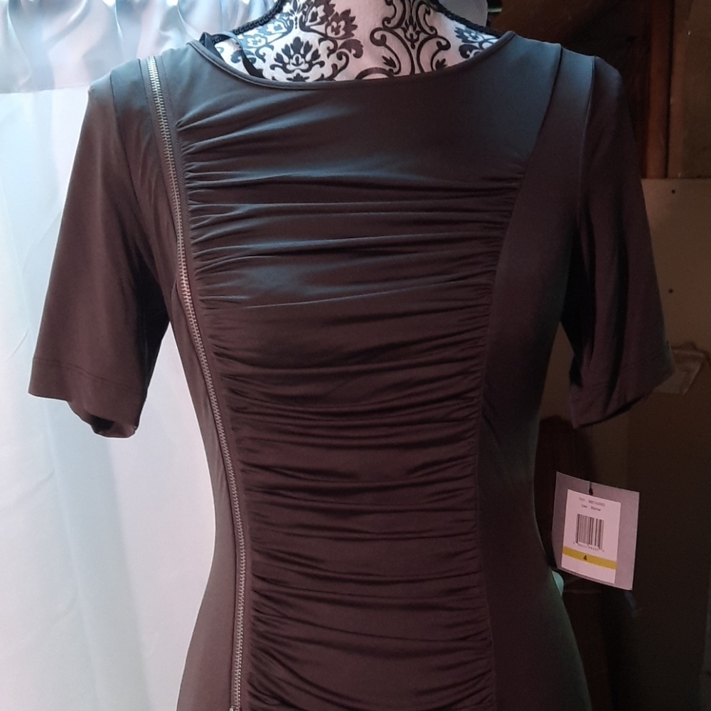 Dress - Picture 2 of 9